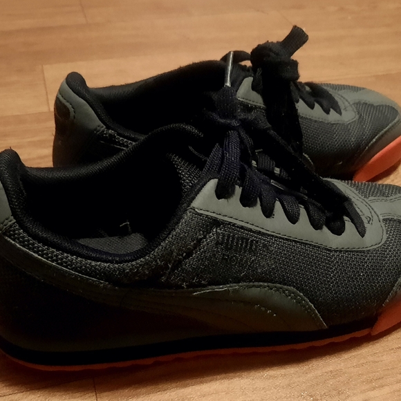 SOLD Puma Size 3 Big Boys Shoes - Picture 6 of 10